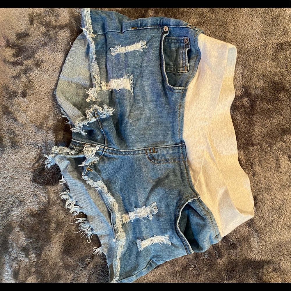 Maternity shorts size medium